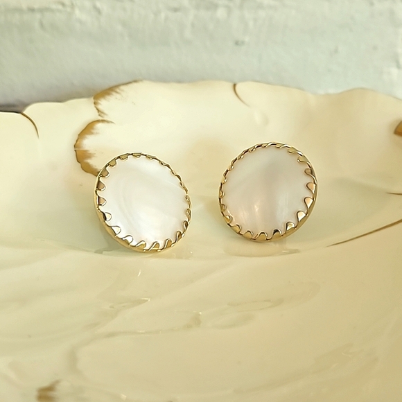 Sara Coventry Vintage Gold and Mother of Pearl Earrings - Picture 2 of 7